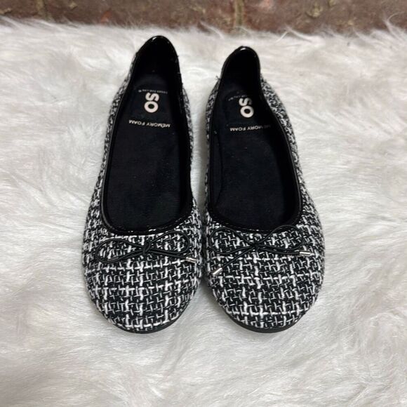 SO Emmaline Women's Black & White Ballet Boucle Flats Size 8 NEW - Picture 2 of 7